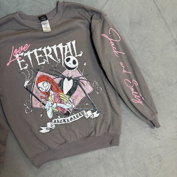 Disney Nightmare Before Christmas Graphic Pullover Goth Oversized NWOT - Picture 2 of 7